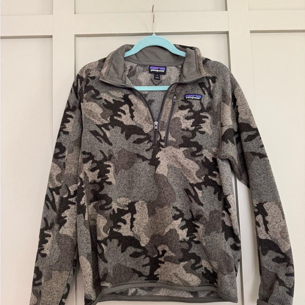 Patagonia Black and Gray Camo Fleece Jacket